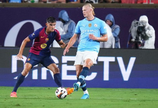 ארלינג הולאנד במפגש מול ברצלונה (צילום: Rich Storry)