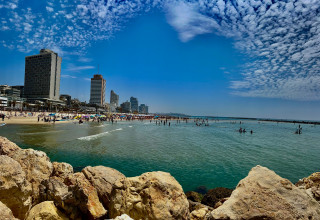 מזג אוויר שמשי בתל אביב (צילום: אבשלום ששוני)