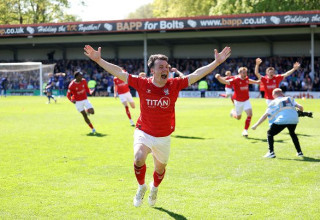 שחקני יורק סיטי חוגגים (צילום: Carl Recine)