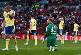 דניאל פרץ מאוכזב במהלך חצי הגמר שבו נכנעה סאות'המפטון (צילום: רויטרס)