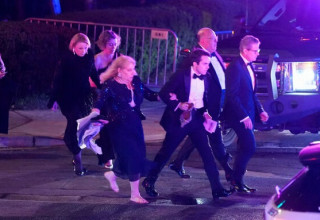 כתבים נמלטים (צילום: רויטרס)