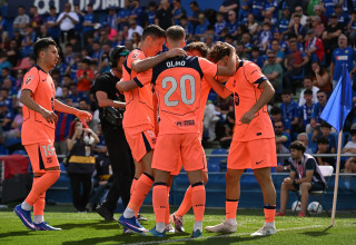 שחקני ברצלונה חוגגים (צילום: GettyImages, Denis Doyle)