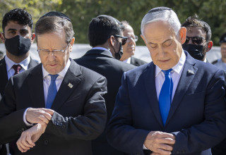 בנימין נתניהו ויצחק הרצוג (צילום: אורן בן חקון פלאש 90)