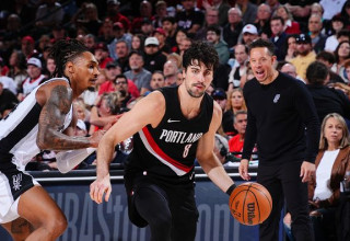 דני אבדיה מול סן אנטוניו (צילום: Brian Babineau)