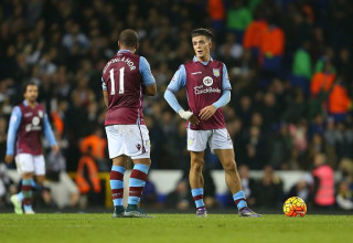 ג'ק גריליש וגבריאל אגבונלהור במדי אסטון וילה (צילום: Getty images)