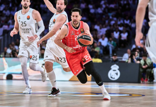 שחקן הפועל תל אביב ואסילייה מיציץ' (צילום: GettyImages, Sonia Canada)