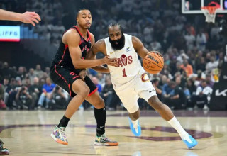 שוב מובילים בסדרה. הארדן (צילום: GettyImages)