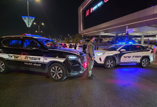 זירת פיצוץ האופנוע בראשון לציון (צילום: דוברות המשטרה)