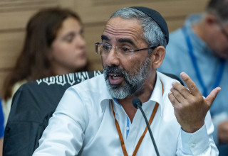 רפי קדושים. סערה בכנסת (צילום: יונתן סינדל, פלאש 90)