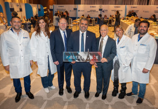 אירוע MedEx פריז 2026- טוני גלברט, השר אופיר סופר, הרב יהושע פס ומשתתפים באירוע (צילום: שחר עזרן)