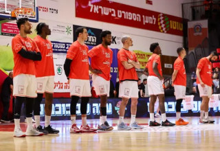 הפועל ת"א חזרה עם שישה זרים, כולל רנדולף שעורך בכורה מחודשת בליגה (צילום: מאור אלקסלסי)