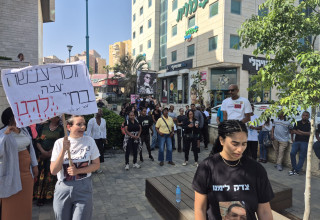 מחאה מחוץ לבית המשפט לאחר רצח ימנו זלקה ז"ל (צילום: גלעד מורג)