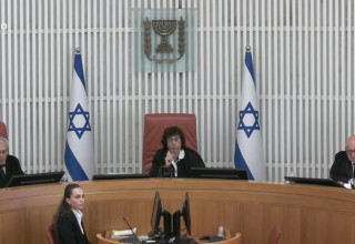 השופטים דפנה ברק-ארז, עופר גרוסקופף ואלכס שטיין, בג"ץ לראשות השב"כ רומן גופמן (צילום: צילום מסך)