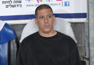 רן קוז'וך מאמן הפועל באר שבע מול בית"ר ירושלים (צילום: דני מרון)
