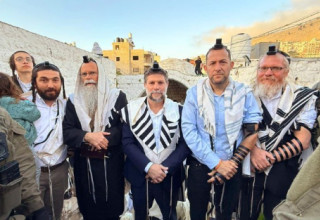 בצלאל סמוטריץ' במתחם קבר יוסף (צילום: צילום מסך רשת X)