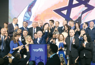 בנימין נתניהו חוגג ניצחון בבחירות (צילום: מרק ישראל סלם)