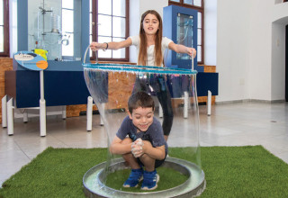 בועות סבון במדעטק חיפה (צילום: מושון תמיר)