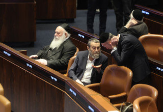 ראשי הסיעות החרדיות בכנסת בהצעת חוק פיזור הכנסת ה-25 (צילום: מרק ישראל סלם)