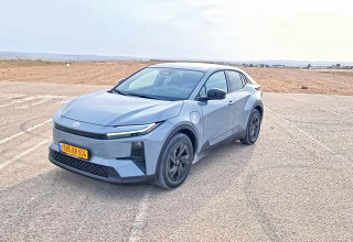 טויוטה C-HR+ (צילום: אודי עציון)