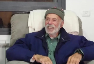 יצחק בן חברון (מתוך סרטון ביוטיוב "סיפורי חברון בסלון") (צילום: אתר רשמי, "סיפורי חברון בסלון")