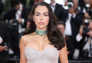 ג'ורג'ינה רודריגס בפסטיבל קאן (צילום: Sameer AL-DOUMY / Getty Images)