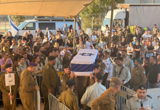 הלוויתו של סמ"ר נועם המבורגר ז”ל (צילום: בתיה גלעדי)