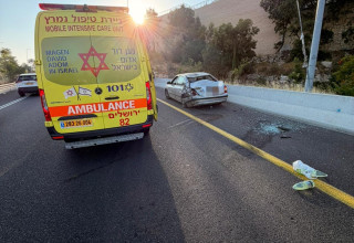 זירת התאונה בשדרות בן גוריון בירושלים (צילום: תיעוד מבצעי מד"א)