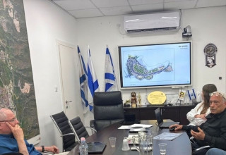 אישור התוכנית לעיריית בית שמש (צילום: דוברות עיריית בית שמש)