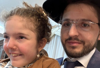 הרב צוריה ובתו רחל (צילום: אלבום פרטי)
