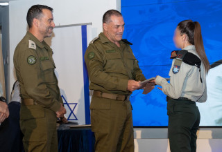 אייל זמיר בטקס סיום קורס פיקוד ומטה (צילום: דובר צה"ל)