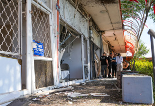 הרס במרכז המסחרי בקריית שמונה (צילום: איל מרגולין, פלאש 90)