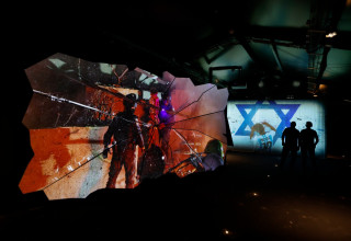 מפה נקום - המיצג (צילום: זיו קורן)