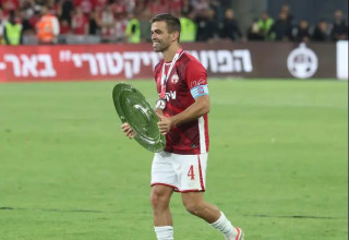 טרם החליט על עתידו. ויטור (צילום: דני מרון)