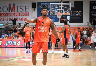 מעל כולם. בראון (צילום: ברני ארדוב)