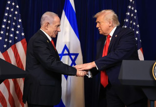 נשיא ארה"ב דונלד טראמפ וראש ממשלת ישראלבנימין נתניהו (צילום: Joe Raedle)