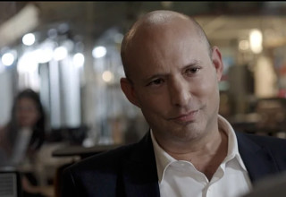 נפתלי בנט בריאיון לעמרי אסנהיים (צילום: צילום מסך ערוץ 13)