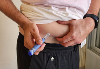 זריקת הרזיה. עיכוב סרטן אפשרי (צילום: עומר דונסקי)