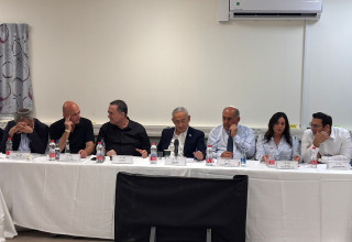 נתניהו והשרים בשלומי (צילום: ללא קרדיט)