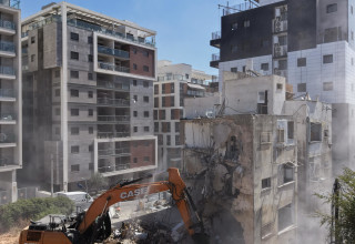 הריסת הבניין ברמת גן (צילום: אורן אלון )