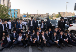 מחאת חרדים נגד גיוס לצה"ל  (צילום: יונתן זינדל, פלאש 90)