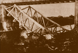 גשר שיח' חוסיין שקרס לתוך הירדן 1946 (צילום: ארכיון ההגנה)