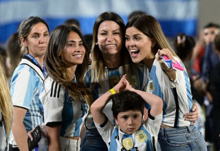 נשות שחקני נבחרת ארגנטינה (צילום: JUAN MABROMATA/AFP via Getty Images)