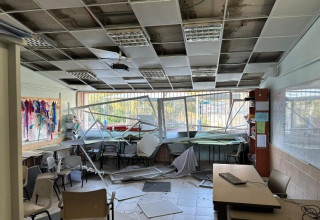 ההרס במבנה בי"ס מולדת לאחר נפילת הטיל האיראני בחודש מרץ. (צילום: עיריית באר שבע)