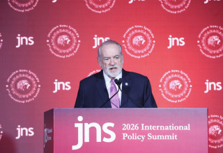 שגריר ארה"ב בישראל מייק האקבי  (צילום: JNS Policy Summit)