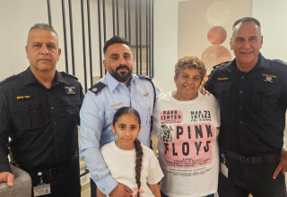 אביתר אדרי מקבל דרגה, רחל אדרי (צילום: משטרת ישראל)
