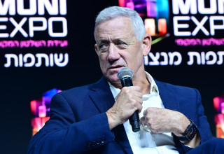 בני גנץ בוועידת מרכז השלטון המקומי (צילום: אבשלום ששוני)
