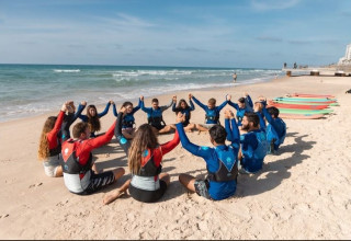 גלישה טיפולית (צילום: "עמותת הגל שלי")
