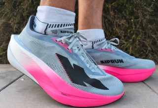 נעלי ריצה Kiprun Kipstorm Tempo (צילום: מיכל אלוני)