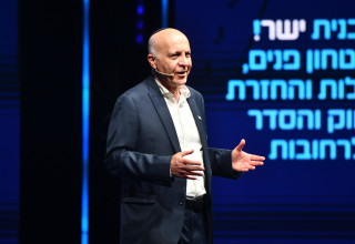 יורם כהן בכנס ההשקה של מפלגת "ישר!" (צילום: אבשלום ששוני)