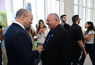 איזנקוט ובנט (צילום: אבשלום ששוני)